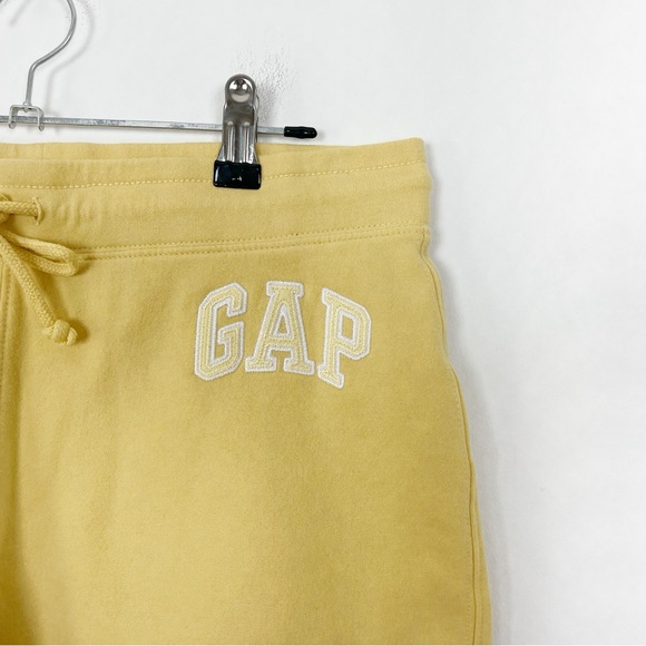 Gap Logo Women’s French Almond Yellow Cotton‎ Blend Fleece Shorts Size Small - Picture 10 of 10